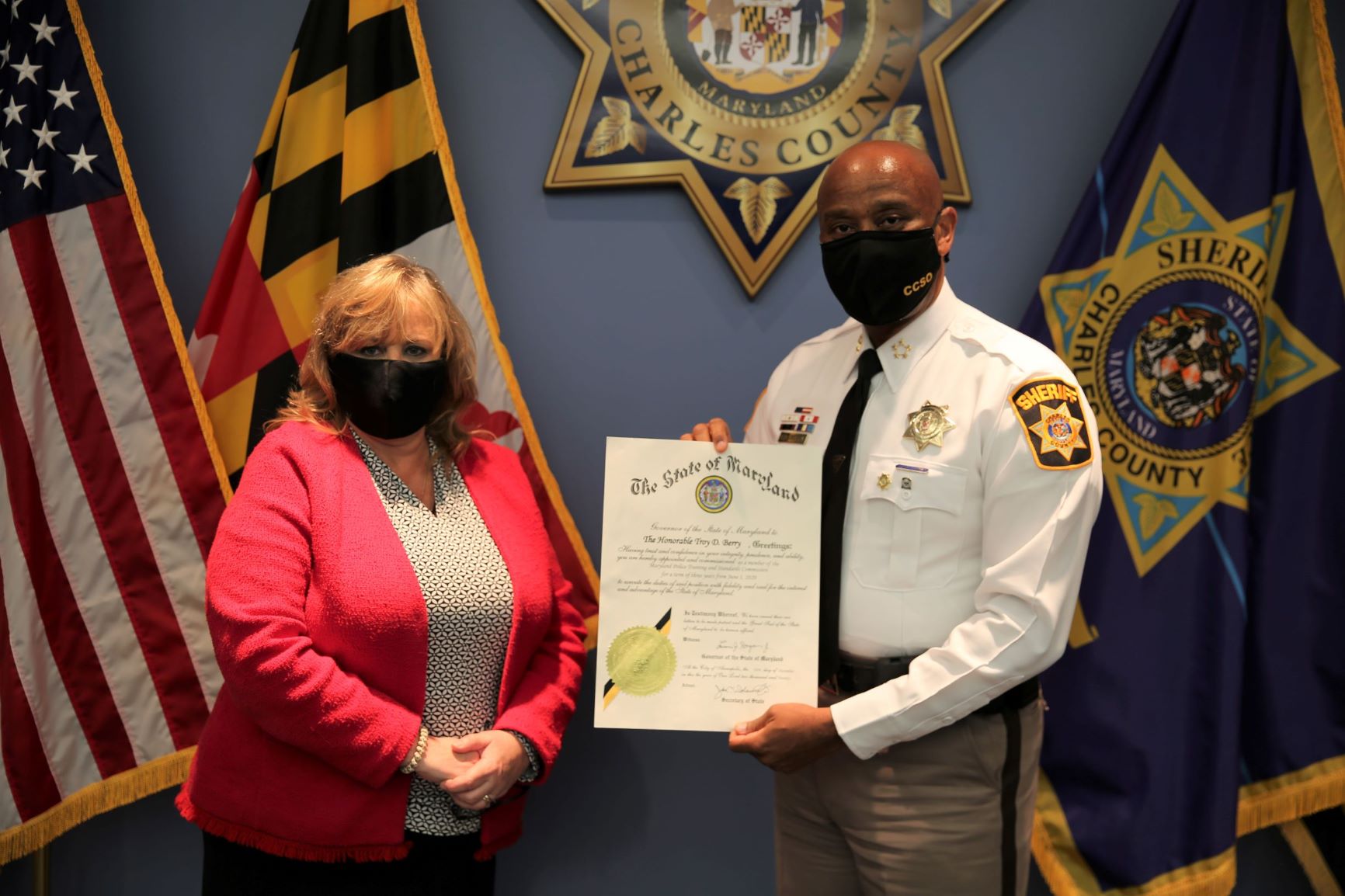 Sheriff-Berry-with-Clerk-of-Circuit-Court-Sherri-Hancock-2.jpg